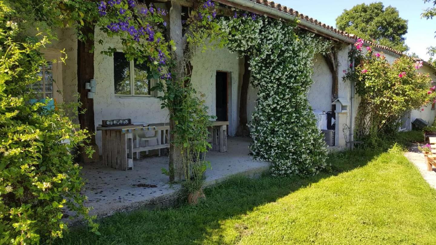 Clos De La Source Saint-Martin-du-Bois  Exterior foto